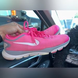 Nike fit sole athletic shoe